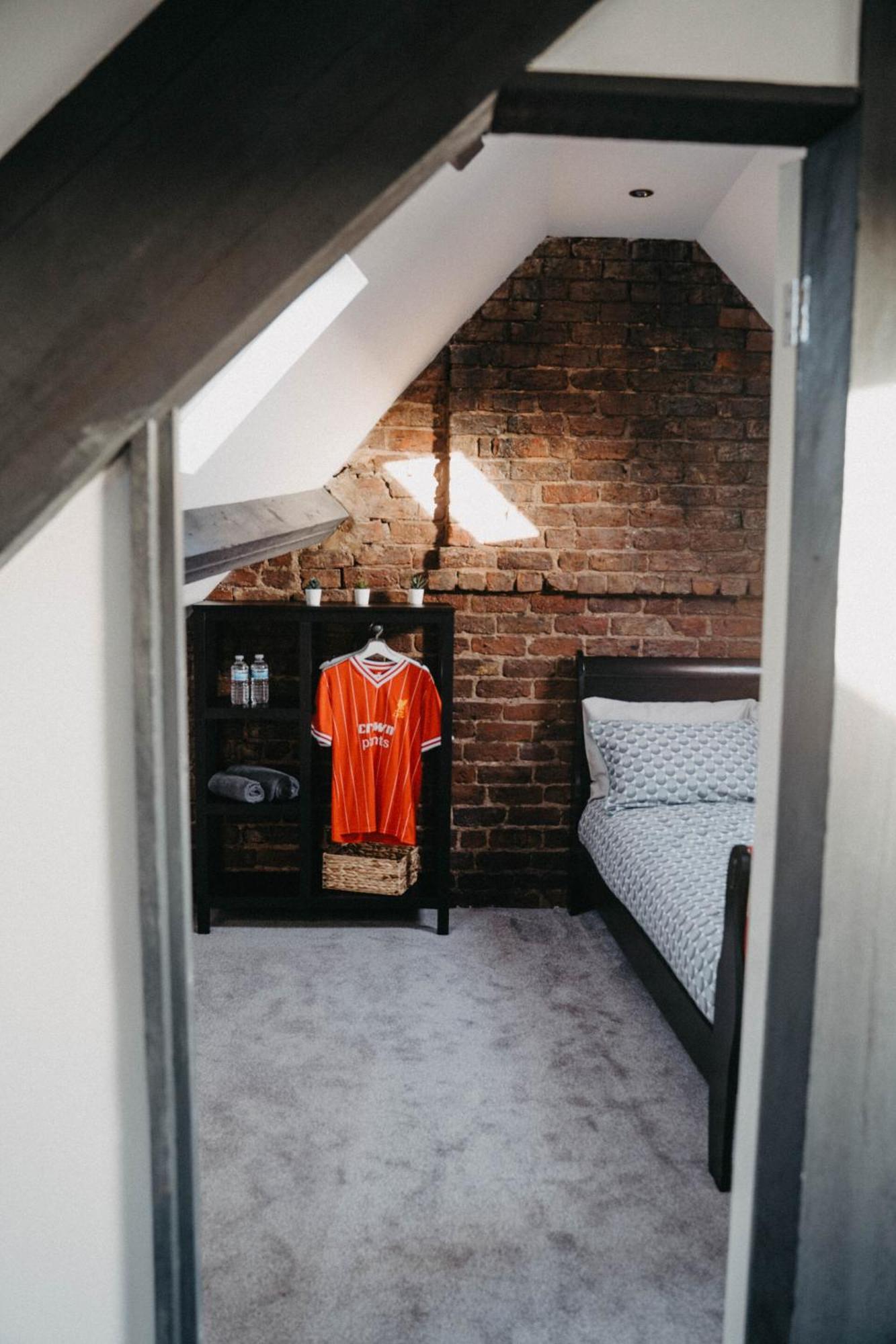 Flat Iron Anfield Hotell Liverpool Exteriör bild